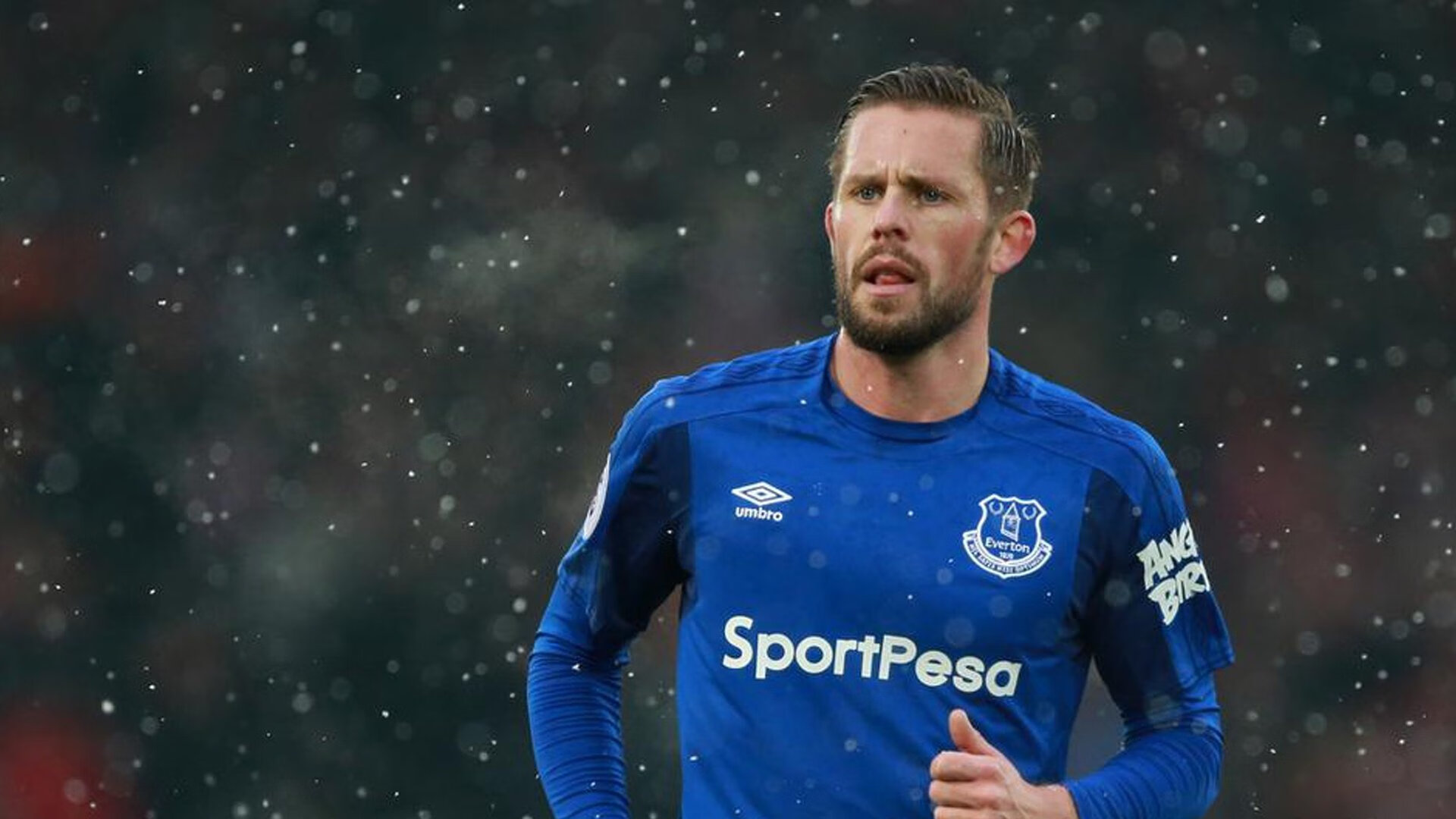 足球史最伟大10场比赛，也将他评选为足球历史最伟大的十位巨星之一